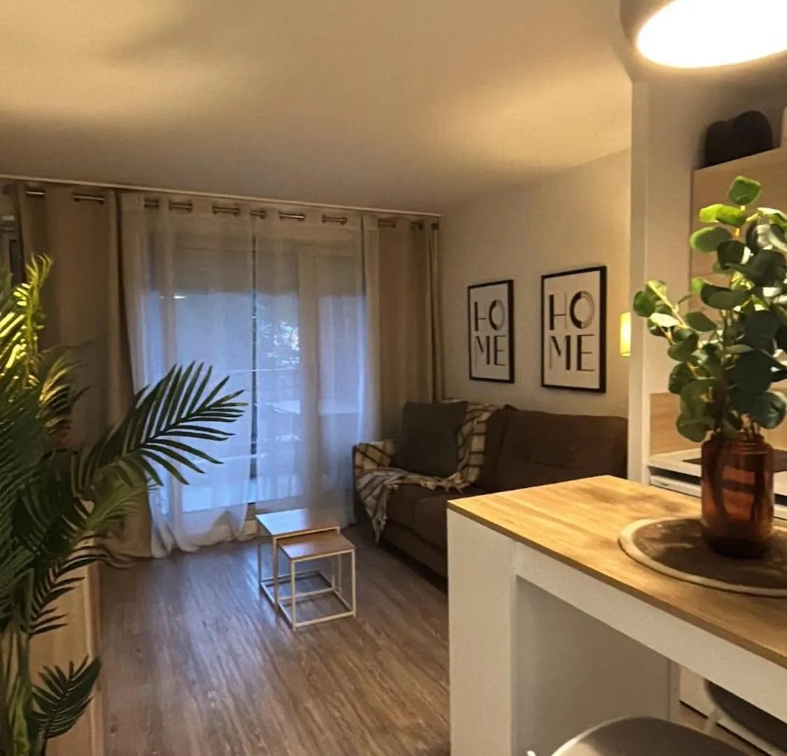 Cannes Beach Appartements - Piscine Proche Mer 0*,  Franciaország